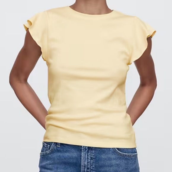 GAP Soft Yellow Ruffle Sleeve Tee Women’s Small Short Sleeve Casual Top - Picture 1 of 3